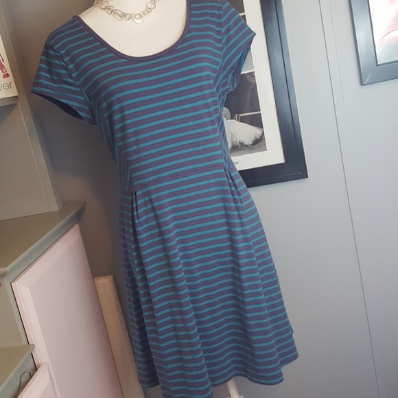 Lauren Conrad t-shirt style dress - Picture 2 of 4